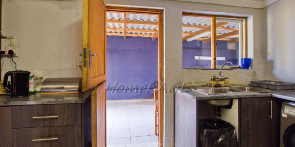 Narraville, Walvis Bay:  3 Bedroom house with flat for sale