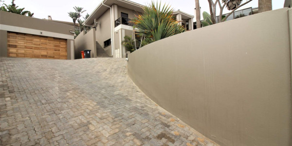 LUXURY SEA VIEW HOUSE FOR SALE IN CUL DE SAC - CENTRAL SWAKOPMUND