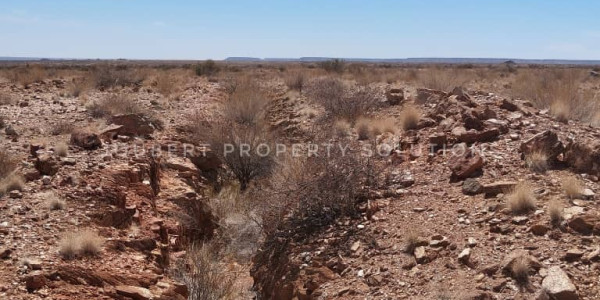 BEAUTIFULL HUNTING / LIVESTOCK / MINING FARM FOR SALE IN THE SOUTH OF NAMIBIA – ARIAMSVLEI DISTRICT