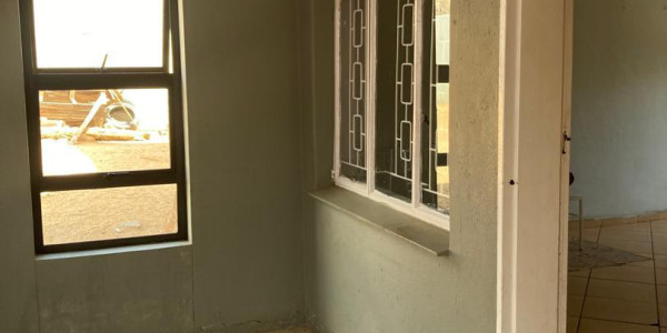 Windhoek Khomasdal: 4 Bedroom house is For Sale