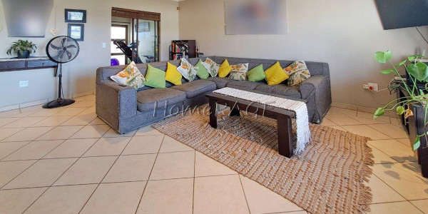 Fairway Estates, Walvis Bay:  VERY NEAT HOME WITH FLAT IS FOR SALE