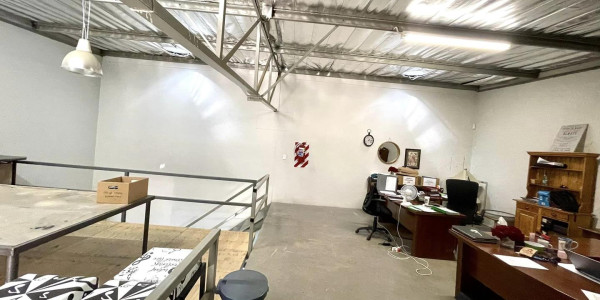 Warehouse For Sale in Prosperita