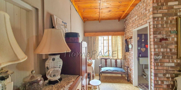 Henties Bay Proper:  5 Bedroom FARMSTYLE HOME is for Sale