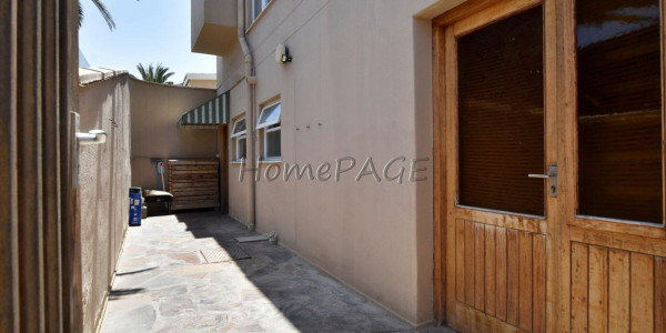 Vineta, Swakopmund:  Enormous Home with Flat is for Sale