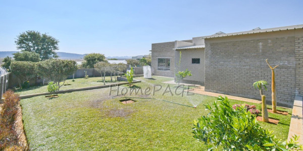 Ext 1, Outjo:  VERY NEAT, LOW MAINTENANCE 5 Bedr Home is for Sale