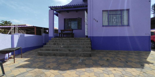 HOUSE FOR RENT - ROCKY CREST, WINDHOEK