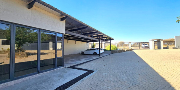 Stunning Nature Estate Home, 35km from Windhoek - Your Dream Home Awaits