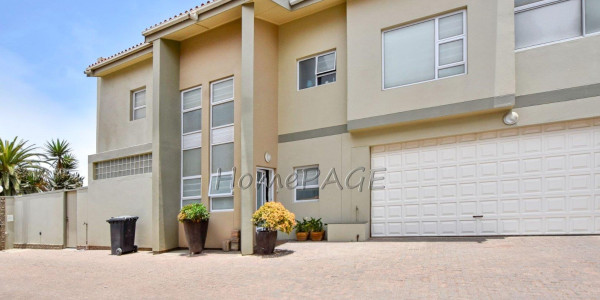 Vineta, Swakopmund:  Neat and Spacious 3 Bedr UPMARKET Townhouse is for sale