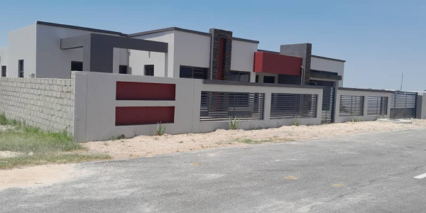 A beautiful morden house in Oshakati Extension 16 for Sale