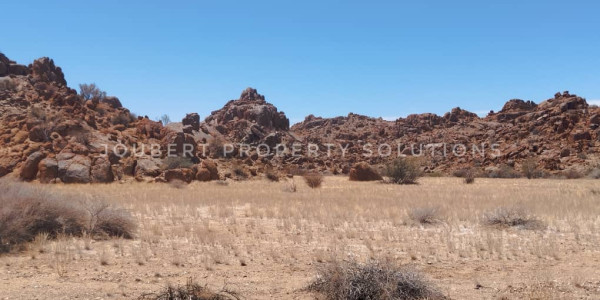 BEAUTIFULL HUNTING / LIVESTOCK / MINING FARM FOR SALE IN THE SOUTH OF NAMIBIA – ARIAMSVLEI DISTRICT