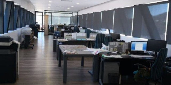 Contemporary Office Space with Business Zoning