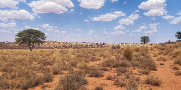 EXCEPTIONAL KALAHARI FARM FOR SALE IN NAMIBIA - HARDAP DISTRICT