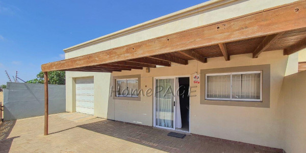 Ext 6, Henties Bay:  Home with 3 flats IN VERY GOOD AREA