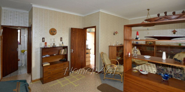Ext 1, Henties Bay:  Home with Flat is for Sale