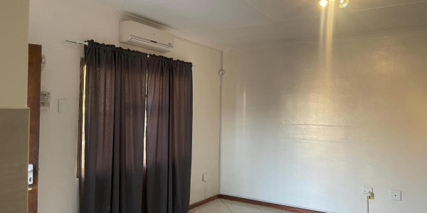 Beautiful Two bedroom flat for sale in Dorado Park