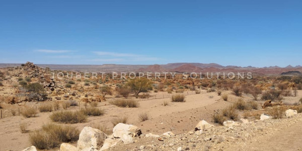 BEAUTIFULL HUNTING / LIVESTOCK / MINING FARM FOR SALE IN THE SOUTH OF NAMIBIA – ARIAMSVLEI DISTRICT