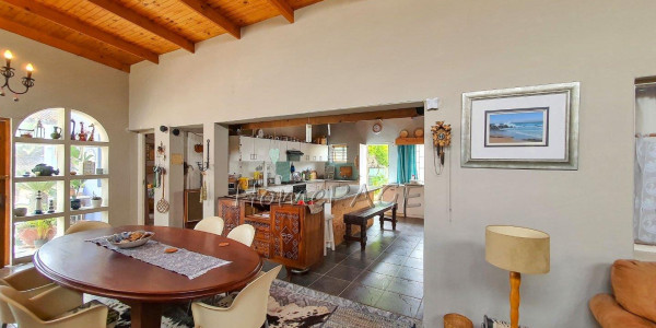 Henties Bay Proper:  5 Bedroom FARMSTYLE HOME is for Sale