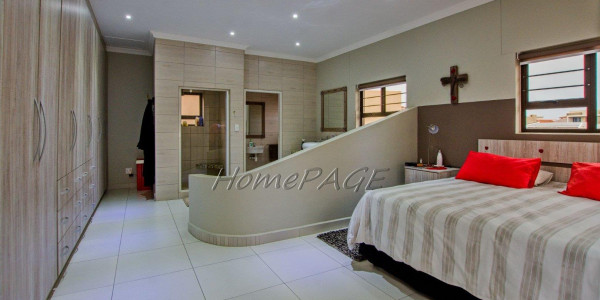 Long Beach Ext 1, Walvis Bay:  Large Luxurious Home with Flat is for Sale