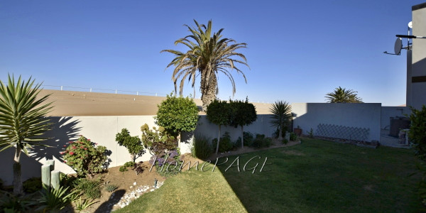 Dolphin  Beach, Walvis Bay:  High-Lying Home is for Sale