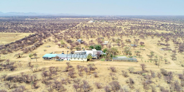 Otjozondjupa Region, Okahandja area:  26.7 Ha Smallholding is for sale