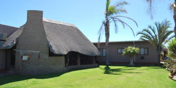 Entertainer's Dream Home in Henties Bay