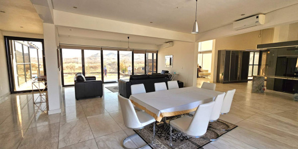 Stunning Nature Estate Home, 35km from Windhoek - Your Dream Home Awaits