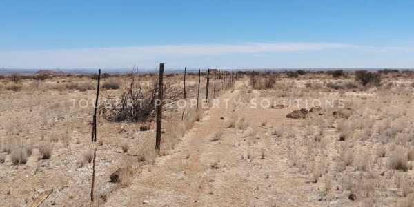 BEAUTIFULL HUNTING / LIVESTOCK / MINING FARM FOR SALE IN THE SOUTH OF NAMIBIA – ARIAMSVLEI DISTRICT