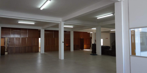 Double story office/warehouse available centrally located