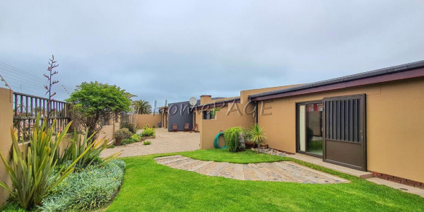 Ext 4, Henties Bay:  Stunning, spacious 4 Bedr Home is for Sale