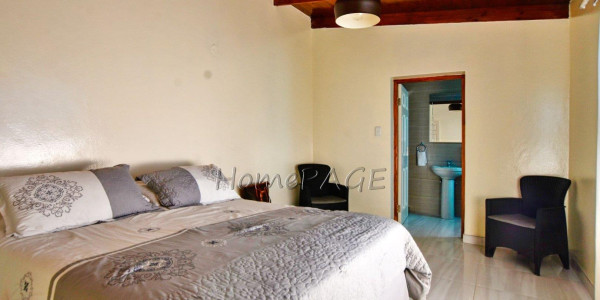 Tamariskia, Swakopmund:  3 Bedr Home with two 1 Bedr flats for sale