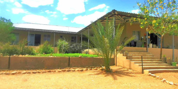 5 ha plot with borehole for sale in Brakwater with 5 bedrooms