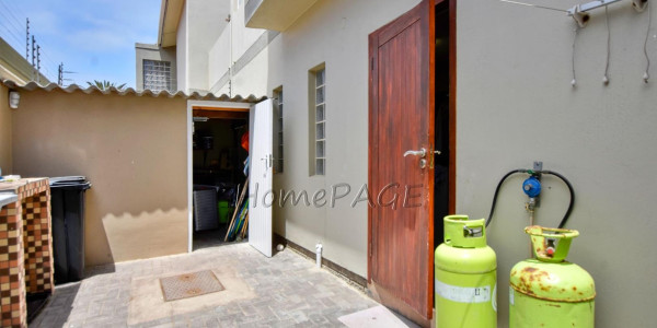 Vineta, Swakopmund:  Neat and Spacious 3 Bedr UPMARKET Townhouse is for sale