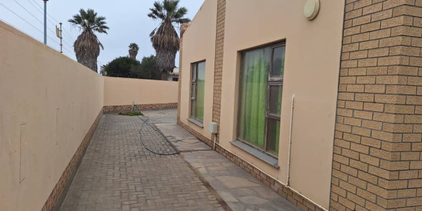 For sale - Walvisbay Ext 6 - Exceptional house  - N$ 2,060 000.00