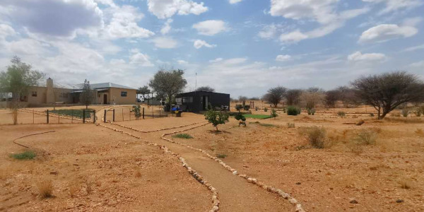 5 ha plot with borehole for sale in Brakwater with 5 bedrooms