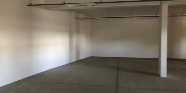 SHOWROOM/WAREHOUSE TO LET IN SOUTHERN INDUSTRY