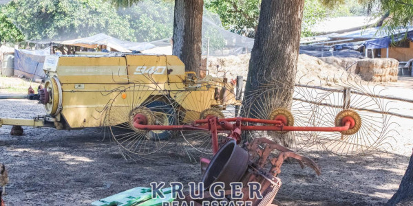 Agricultural smallholding situated approximate 20 km North-East of Omaruru on the banks of the Omaruru river