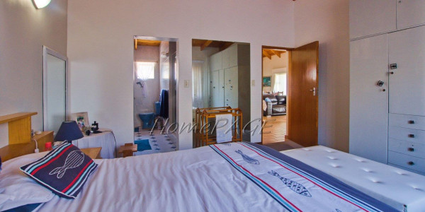 Long Beach, Walvis Bay: SPACIOUS 4 Bedr home is for sale