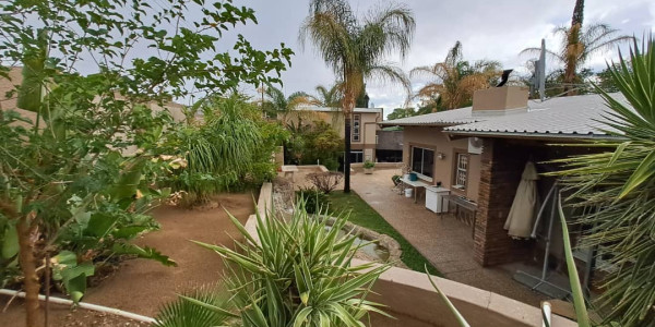 PRESTIGIOUS LARGE HOUSE FOR SALE IN KLEIN WINDHOEK.