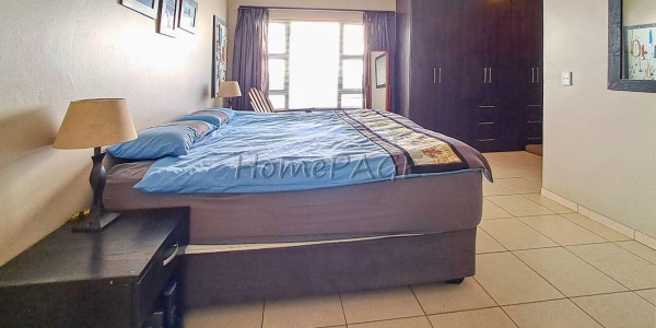 Fairway Estates, Walvis Bay:  VERY NEAT HOME WITH FLAT IS FOR SALE