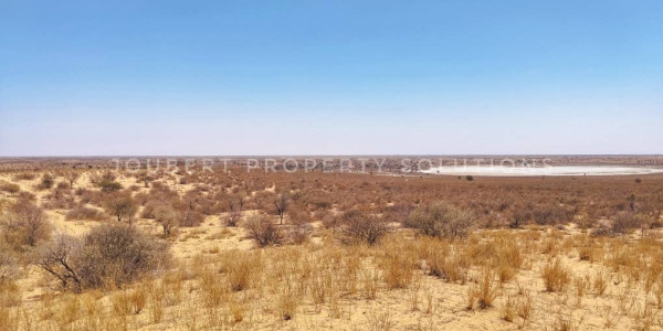 EXCEPTIONAL KALAHARI FARM FOR SALE IN NAMIBIA - HARDAP DISTRICT