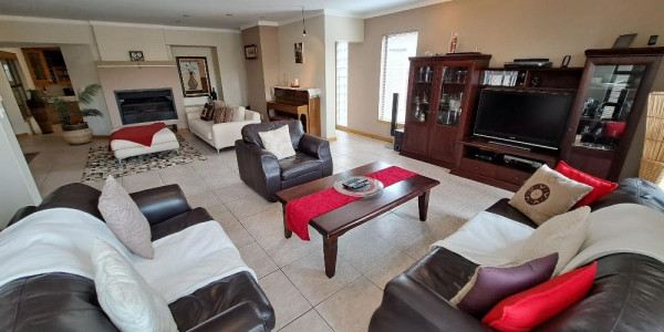 This spacious charming home is situated in a great location close to the Lagoon.