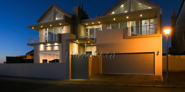 Long Beach Ext 2, Walvis Bay:  A FANTASTIC, SPACIOUS  LUXURIOUS HOME IS FOR SALE