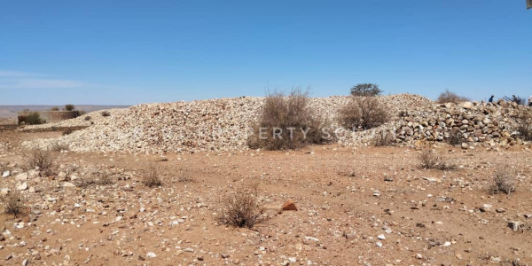 BEAUTIFULL HUNTING / LIVESTOCK / MINING FARM FOR SALE IN THE SOUTH OF NAMIBIA – ARIAMSVLEI DISTRICT