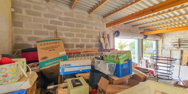 Henties Bay Proper:  5 Bedroom FARMSTYLE HOME is for Sale