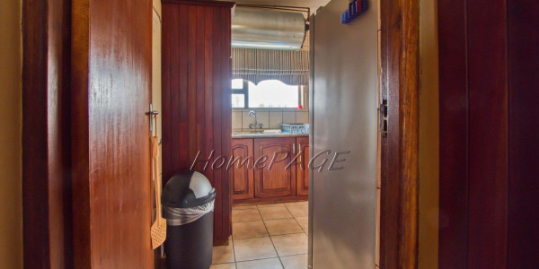 Ext 6, Beach Front, Henties Bay: HUGE 7 Bedr home with sea views for sale