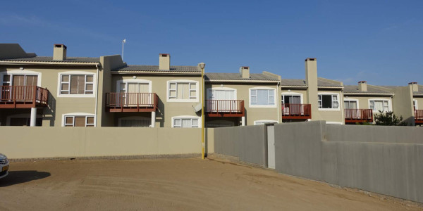 DOUBLE STORY TOWNHOUSE CLOSE TO THE BEACH