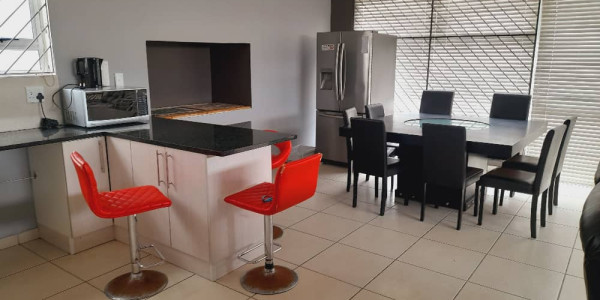 Walvisbay: A Must have, a beautiful well maintained, House house