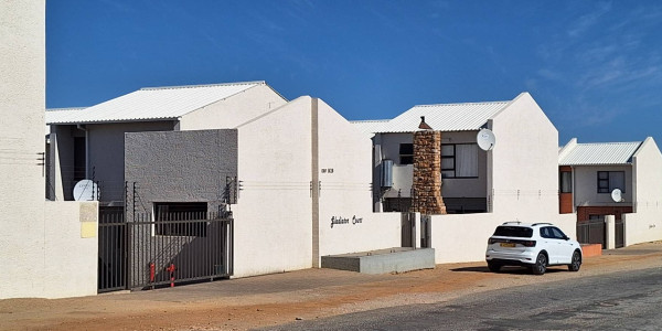 STUNNING LOVELY TOWNHOUSE IN KHOMSDAL