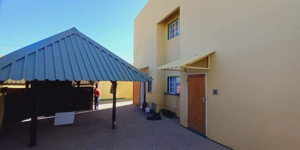 Hochland Park Family Double-Storey Townhouse