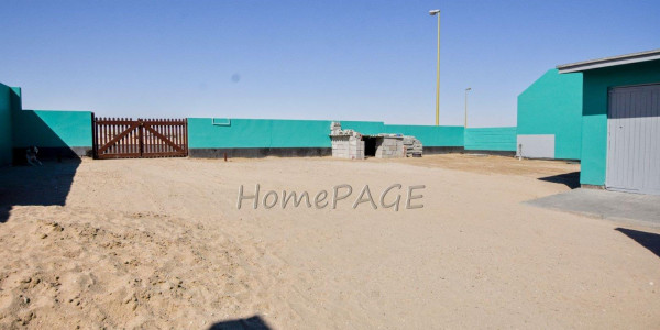 Tamariskia, Swakopmund:  3 Bedr Home with two 1 Bedr flats for sale